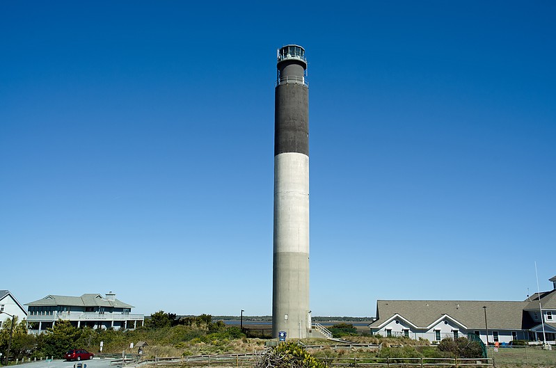 North Carolina / Oak Island lighthouse
Author of the photo: [url=https://www.flickr.com/photos/8752845@N04/]Mark[/url]
Keywords: North Carolina;Atlantic ocean;United States;Oak Island