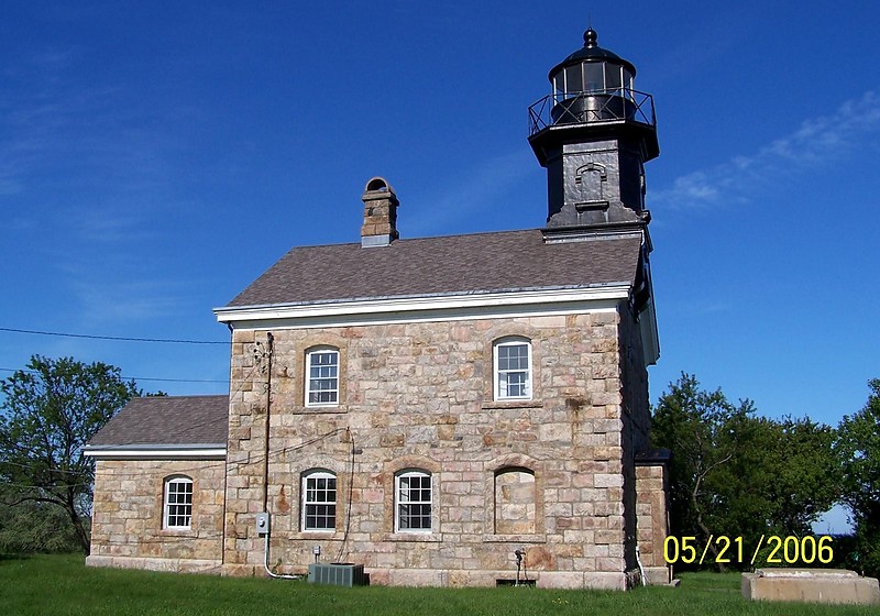New York / Old Field Point lighthouse
Author of the photo: [url=https://www.flickr.com/photos/bobindrums/]Robert English[/url]
Keywords: New York;Long Island Sound;United States