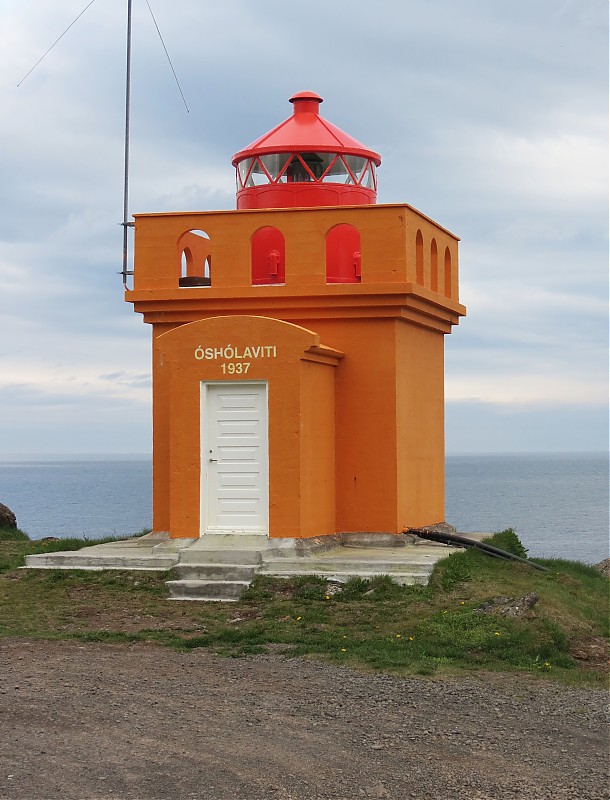 Osholar lighthouse
Author of the photo: [url=https://www.flickr.com/photos/21475135@N05/]Karl Agre[/url]
Keywords: Iceland;Atlantic ocean