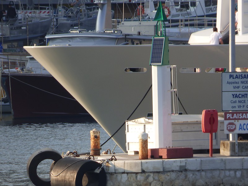 Nice / Basin des Amiraux N Side light 
Keywords: Nice;France;Mediterranean sea