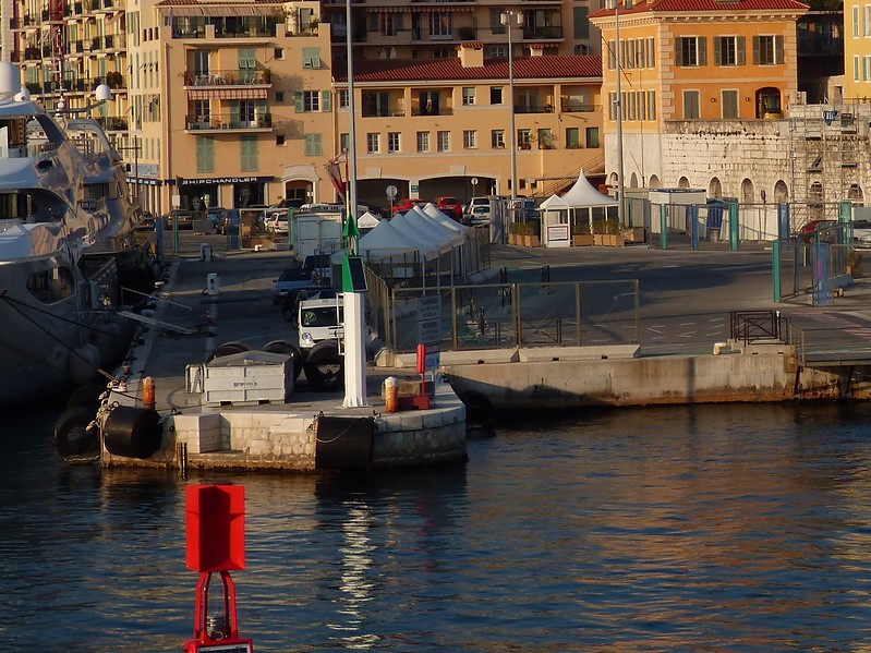 Nice / Basin des Amiraux N Side light 
Keywords: Nice;France;Mediterranean sea