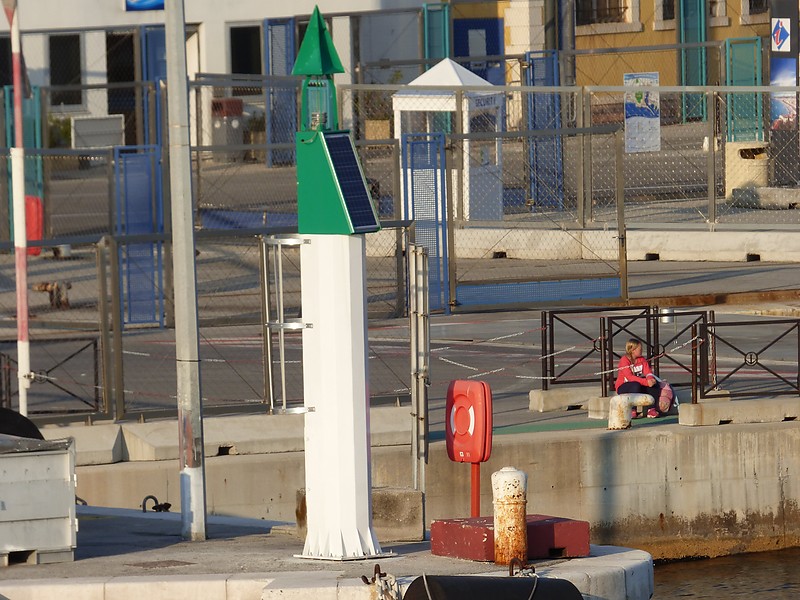 Nice / Basin des Amiraux N Side light 
Keywords: Nice;France;Mediterranean sea