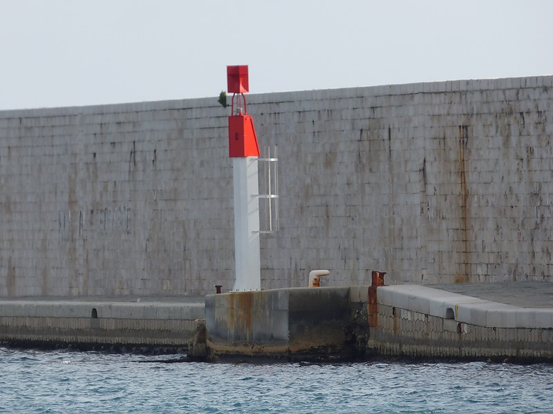 Nice Bassin du Commerce West Side light
Keywords: Nice;France;Mediterranean sea