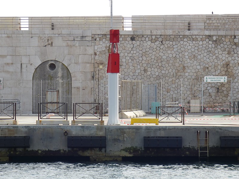 Nice / Basin des Amiraux S Side light 
Keywords: Nice;France;Mediterranean sea