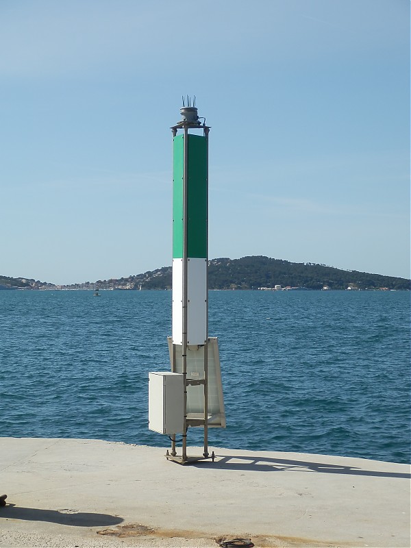 TOULON - Petite Rade - Darse de Missiessy - Entrance - E Side light
Keywords: Toulon;France;Mediterranean sea