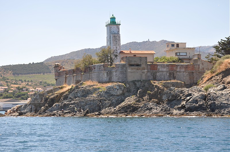 Port-Vendres / Fort du Fanal / Entrance W Side lighthouse
Keywords: Mediterranean sea;France;Port-Vendres
