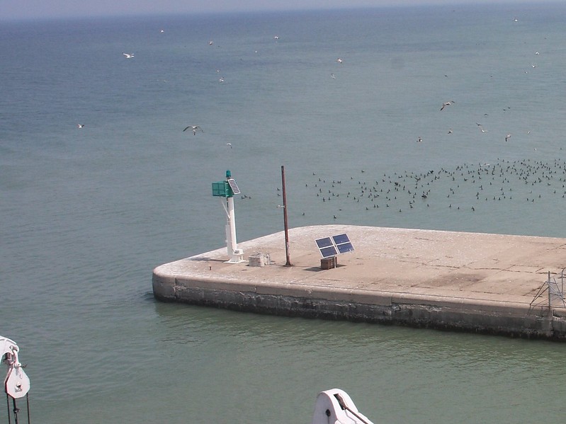 Port Weller East Breakwater light
Keywords: Port Weller;Lake Ontario;Ontario;Canada