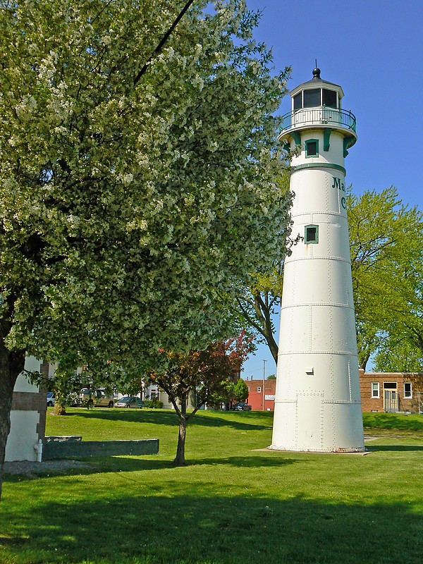 Michigan / Peche (Peach) Island Range Rear lighthouse
Author of the photo: [url=https://www.flickr.com/photos/8752845@N04/]Mark[/url]
Keywords: Michigan;Saint Clair River;United States