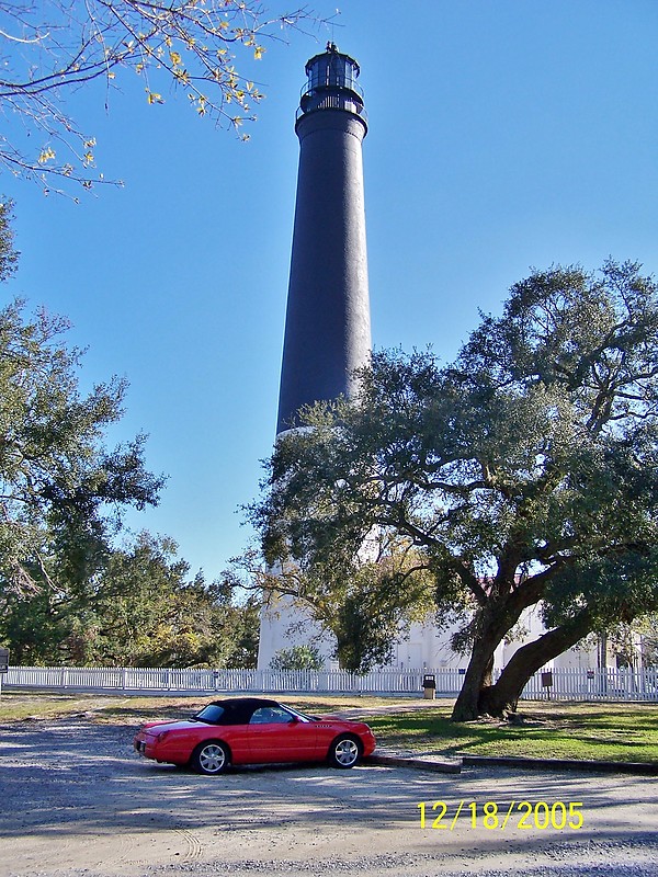 Florida / Pensacola lighthouse
Author of the photo: [url=https://www.flickr.com/photos/bobindrums/]Robert English[/url]
Keywords: Pensacola;Gulf of Mexico;United States;Florida