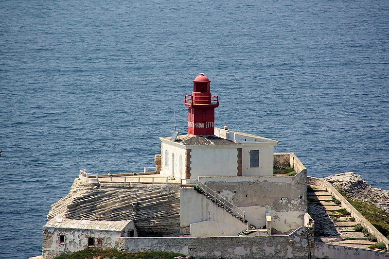 Phare de la Madonetta
Permission granted by [url=http://forum.shipspotting.com/index.php?action=profile;u=20390]Michel FLOCH[/url]
Keywords: Corsica;France;Mediterranean sea