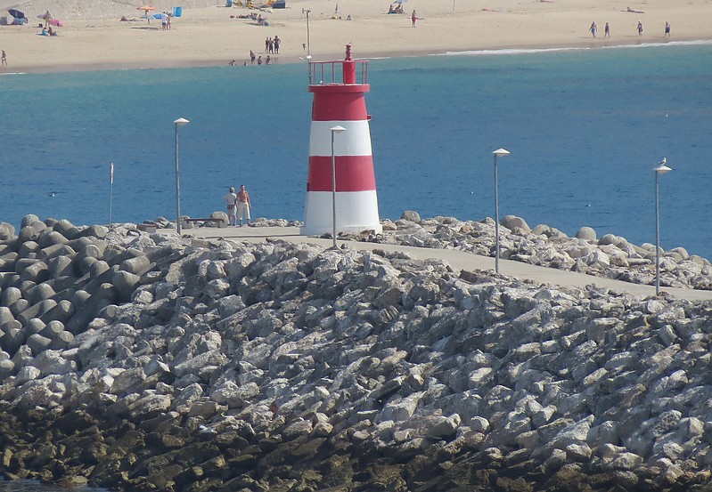 Sesimbra Outer Pier Head light
Author of the photo: [url=https://www.flickr.com/photos/21475135@N05/]Karl Agre[/url]

Keywords: Sesimbra;Portugal;Atlantic ocean