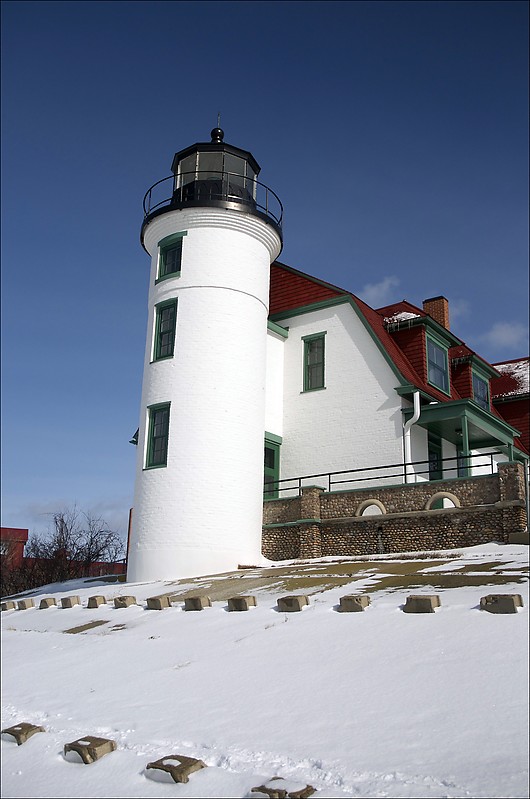 Michigan / Point Betsie lighthouse
Author of the photo: [url=https://www.flickr.com/photos/jowo/]Joel Dinda[/url]

Keywords: Michigan;Lake Michigan;United States;Winter
