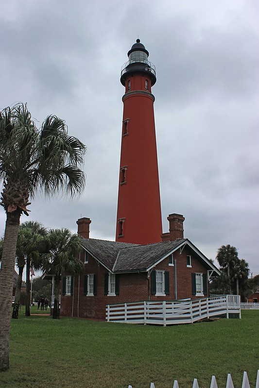 Florida / Ponce de Leon Inlet Lighthouse
Author of the photo: [url=https://www.flickr.com/photos/31291809@N05/]Will[/url]

Keywords: Florida;United States;Atlantic ocean