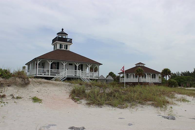 Florida / Boca Grande lighthouse
AKA Port Boca Grande, Gasparilla Island
Author of the photo: [url=https://www.flickr.com/photos/31291809@N05/]Will[/url]
Keywords: Florida;Gulf of Mexico;United States;Fort Myers