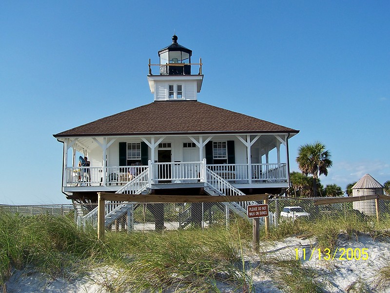 Florida / Boca Grande lighthouse
AKA Port Boca Grande, Gasparilla Island
Author of the photo: [url=https://www.flickr.com/photos/bobindrums/]Robert English[/url]

Keywords: Florida;Gulf of Mexico;United States;Fort Myers