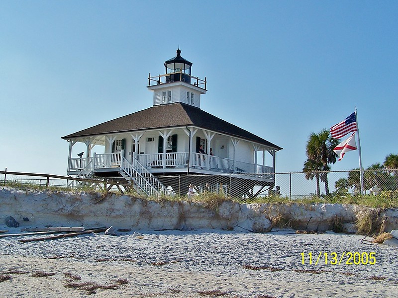 Florida / Boca Grande lighthouse
AKA Port Boca Grande, Gasparilla Island
Author of the photo: [url=https://www.flickr.com/photos/bobindrums/]Robert English[/url]

Keywords: Florida;Gulf of Mexico;United States;Fort Myers