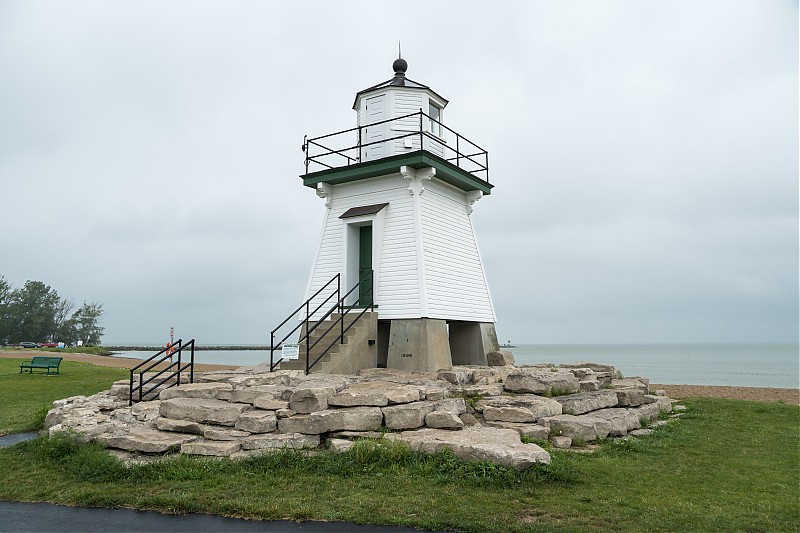 Ohio / Port Clinton Breakwater lighthouse
Author of the photo: [url=https://www.flickr.com/photos/selectorjonathonphotography/]Selector Jonathon Photography[/url]
Keywords: Ohio;Lake Erie;United States;Port Clinton