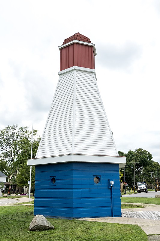 Port Colborne Faux Tourist Information Lighthouse
Author of the photo: [url=https://www.flickr.com/photos/selectorjonathonphotography/]Selector Jonathon Photography[/url]
Keywords: Canada;Lake Erie;Port Colborne;Ontario;Faux