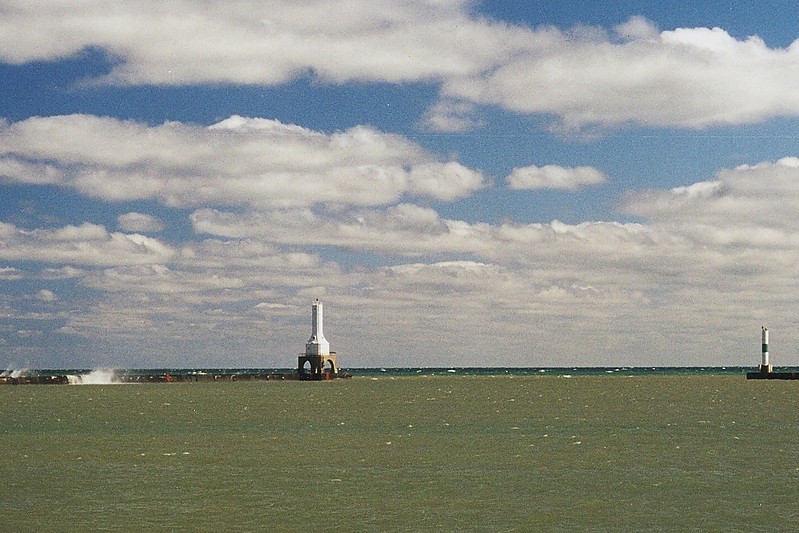 Wisconsin / Port Washington Breakwater lighthouse (left) and Light no 1 (right)
Author of the photo: [url=https://www.flickr.com/photos/larrymyhre/]Larry Myhre[/url]

Keywords: Wisconsin;Port Washington;Michigan;United States
