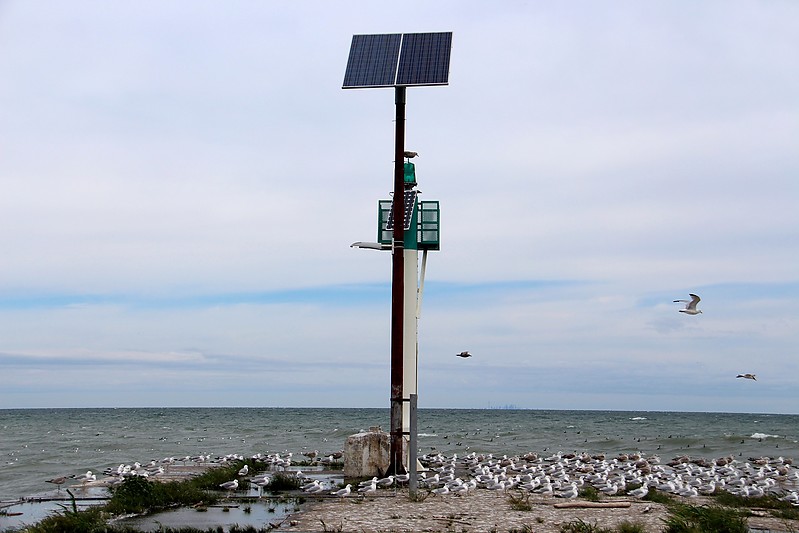 Port Weller East Breakwater light
Author of the photo: [url=http://www.flickr.com/photos/21953562@N07/]C. Hanchey[/url]
Keywords: Port Weller;Lake Ontario;Ontario;Canada