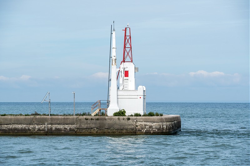 Port Weller Outer Breakwater light
Author of the photo: [url=https://www.flickr.com/photos/selectorjonathonphotography/]Selector Jonathon Photography[/url]
Keywords: Port Weller;Lake Ontario;Ontario;Canada