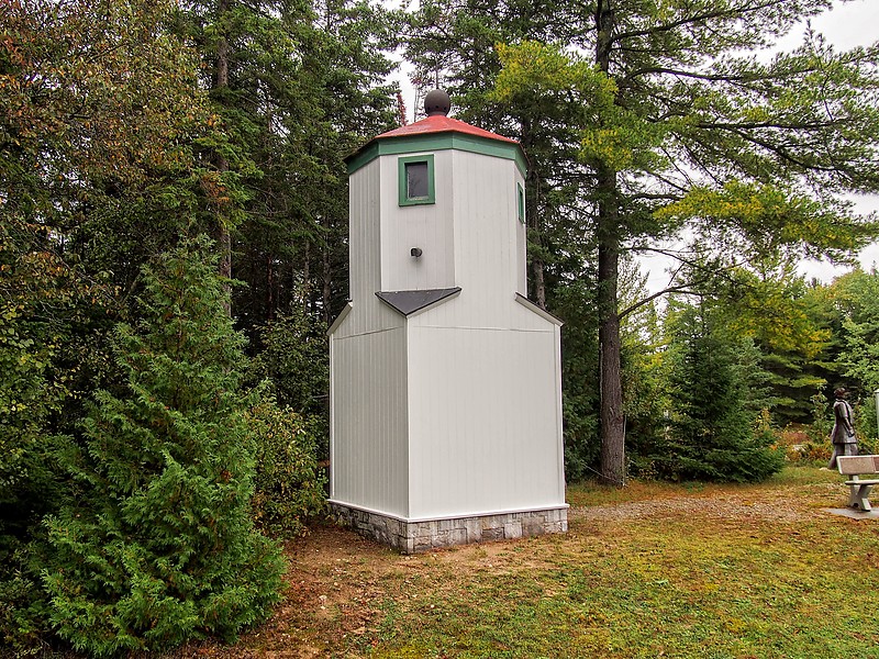 Michigan / Presque Isle Old Range Front light
Author of the photo: [url=https://www.flickr.com/photos/selectorjonathonphotography/]Selector Jonathon Photography[/url]
Keywords: Michigan;Lake Huron;United States