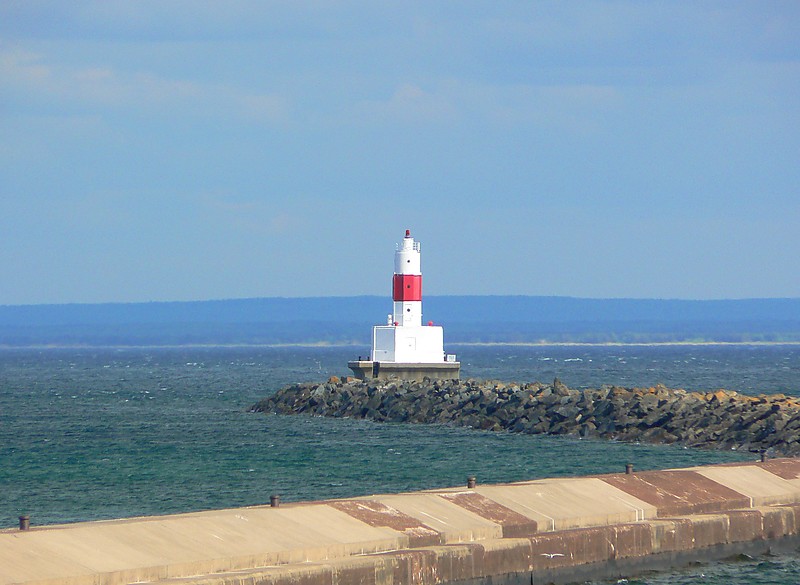 Michigan / Presque Isle Harbor Breakwater light
Author of the photo: [url=https://www.flickr.com/photos/8752845@N04/]Mark[/url]
Keywords: Michigan;United States;Marquette;Lake Superior