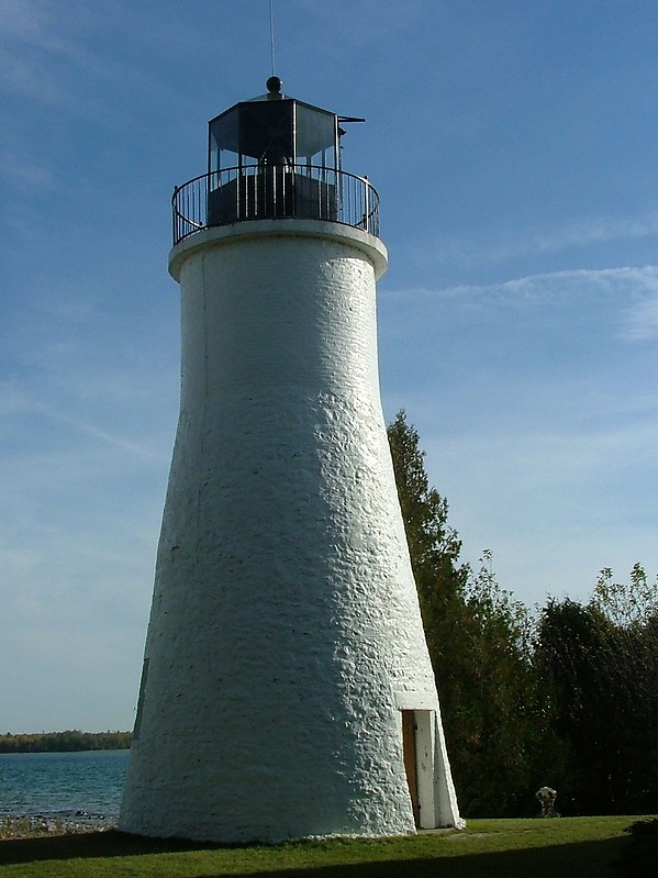Michigan / Old Presque Isle lighthouse 
Author of the photo: [url=https://www.flickr.com/photos/larrymyhre/]Larry Myhre[/url]

Keywords: Michigan;Lake Huron;United States