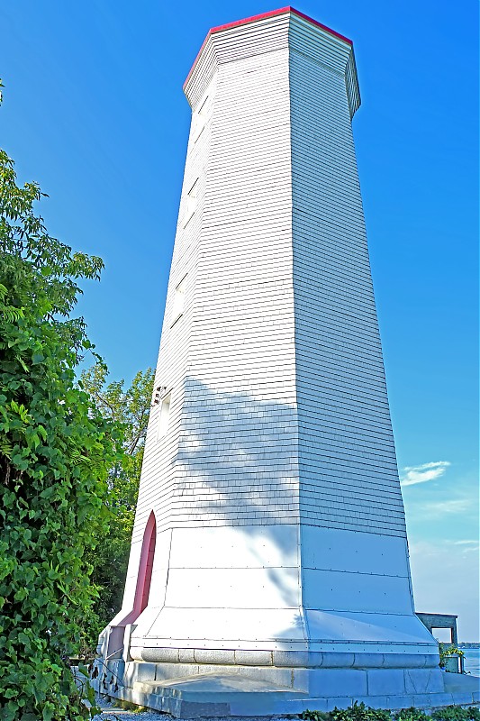 Presquile Point Lighthouse
Author of the photo: [url=https://www.flickr.com/photos/archer10/] Dennis Jarvis[/url]

Keywords: Canada;Lake Ontario;Ontario