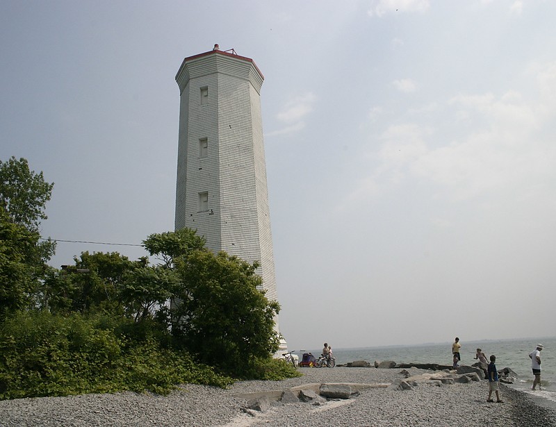 Presquile Point Lighthouse
Photo source:[url=http://lighthousesrus.org/index.htm]www.lighthousesRus.org[/url]
Non-commercial usage with attribution allowed
Keywords: Canada;Lake Ontario;Ontario