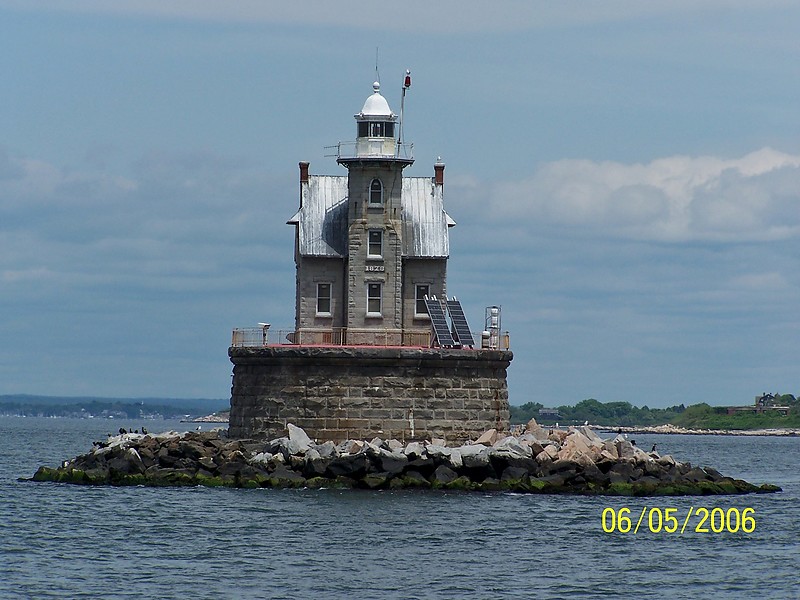 New York / Race Rock lighthouse
Author of the photo: [url=https://www.flickr.com/photos/bobindrums/]Robert English[/url]

Keywords: New York;United States;Long Island Sound