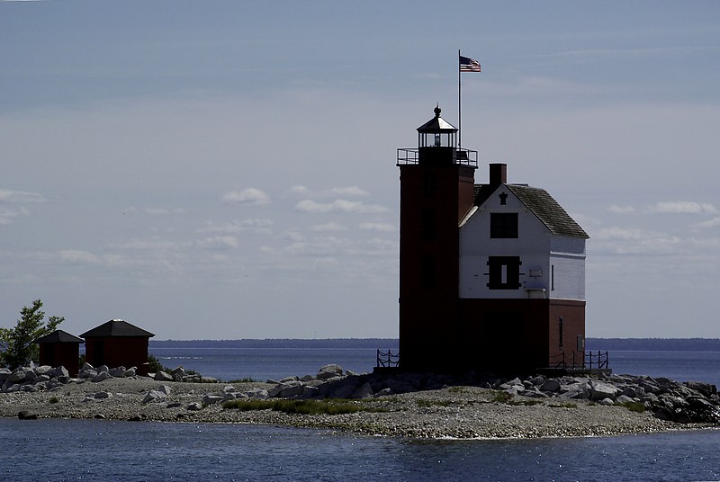 Michigan / Strait of Mackinac  / Round Island Lighthouse
Author of the photo: [url=https://www.flickr.com/photos/jowo/]Joel Dinda[/url]

Keywords: Michigan;Strait of Mackinac;Lake Huron;United States