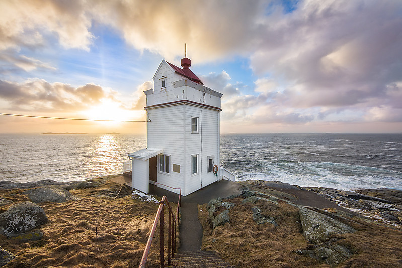 Laksnotholmen / Ryvarden lighthouse
Author of the photo: [url=https://www.flickr.com/photos/ranveig/]Ranveig Marie[/url]
Keywords: Sunset;Laksnotholmen;Ryvarden;Norway;Norwegian sea;Bomlafjord