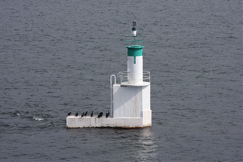 Saint Lawrence River / Light No 151
Keywords: Canada;Ontario;Saint Lawrence River