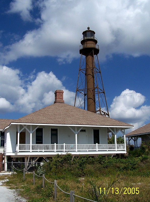 Florida / Sanibel Island lighthouse
Author of the photo: [url=https://www.flickr.com/photos/bobindrums/]Robert English[/url]

Keywords: Florida;United States;Gulf of Mexico;San Carlos Bay