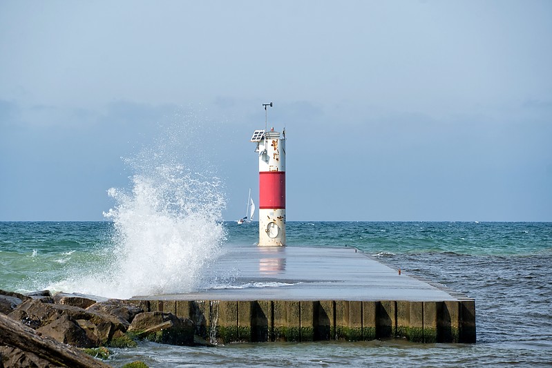 Michigan / Saugatuck South Pierhead light
Author of the photo: [url=https://www.flickr.com/photos/selectorjonathonphotography/]Selector Jonathon Photography[/url]
Keywords: Lake Michigan;United States;Michigan