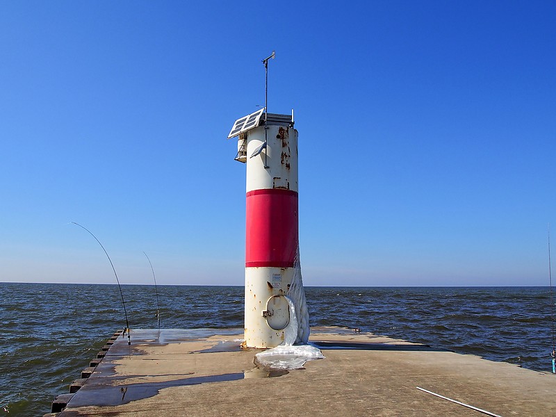 Michigan / Saugatuck South Pierhead light
Author of the photo: [url=https://www.flickr.com/photos/selectorjonathonphotography/]Selector Jonathon Photography[/url]
Keywords: Lake Michigan;United States;Michigan