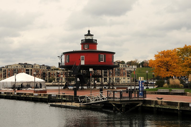 Maryland / Seven Foot Knoll lighthouse
Author of the photo: [url=https://www.flickr.com/photos/lighthouser/sets]Rick[/url]
Keywords: United States;Maryland;Chesapeake bay;Baltimore