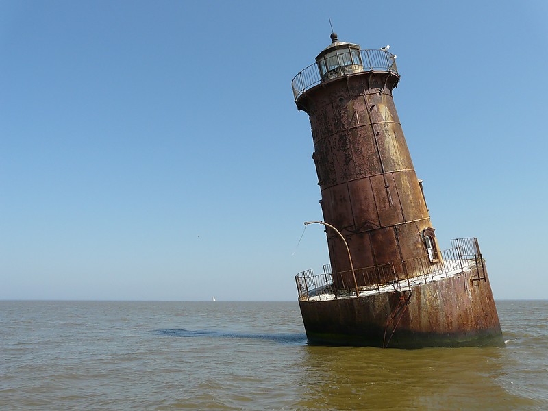 Maryland / Chesapeake Bay / Sharps Island Lighthouse
Author of the photo: [url=https://www.flickr.com/photos/9742303@N02/albums]Kaye Duncan[/url]

Keywords: Chesapeake Bay;Maryland;United States;Offshore