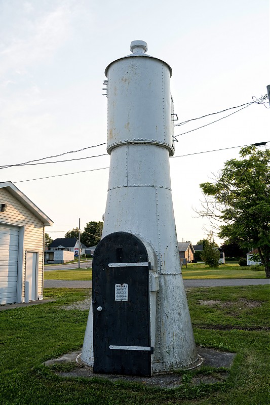 Michigan /  Six Mile Point Range Front lighthouse
Author of the photo: [url=https://www.flickr.com/photos/selectorjonathonphotography/]Selector Jonathon Photography[/url]
Keywords: Michigan;Lake Huron;United States