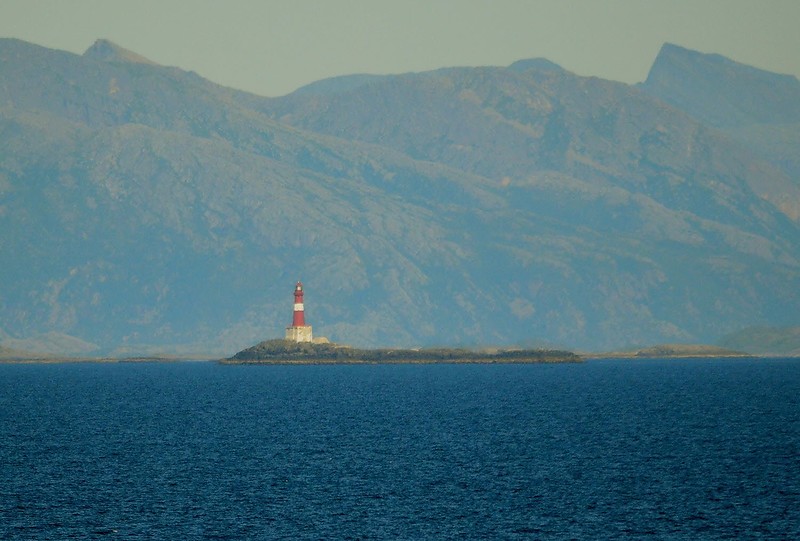 Maloy-Skarholmen lighthouse
Author of the photo: [url=https://www.flickr.com/photos/16141175@N03/]Graham And Dairne[/url]

Keywords: Vestfjord;Norway;Norwegian sea