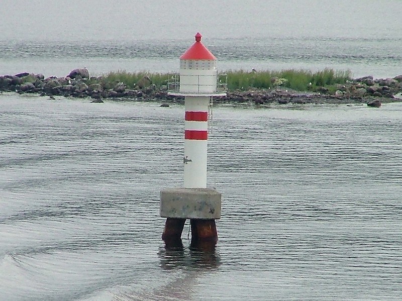 Oslofjord / Smaskjaerene lighthouse
Author of the photo: [url=https://www.flickr.com/photos/larrymyhre/]Larry Myhre[/url]
Keywords: Oslofjord;Norway;Drobak;Offshore