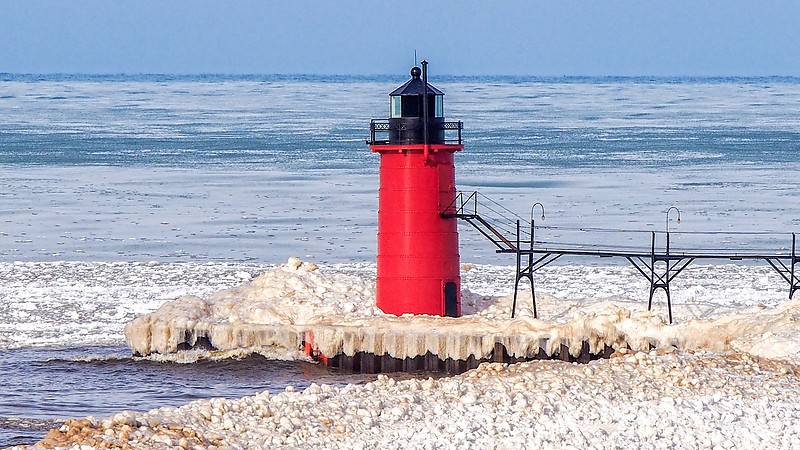 Michigan / South Haven South Pierhead lighthouse - winter
Author of the photo: [url=https://www.flickr.com/photos/selectorjonathonphotography/]Selector Jonathon Photography[/url]
Keywords: Michigan;Lake Michigan;United States;South Haven;Winter