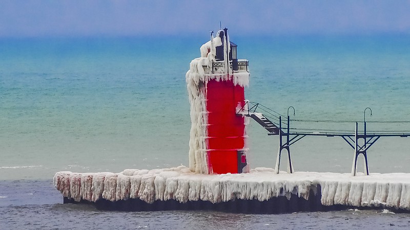 Michigan / South Haven South Pierhead lighthouse at winter
Author of the photo: [url=https://www.flickr.com/photos/selectorjonathonphotography/]Selector Jonathon Photography[/url]
Keywords: Michigan;Lake Michigan;United States;South Haven;Winter