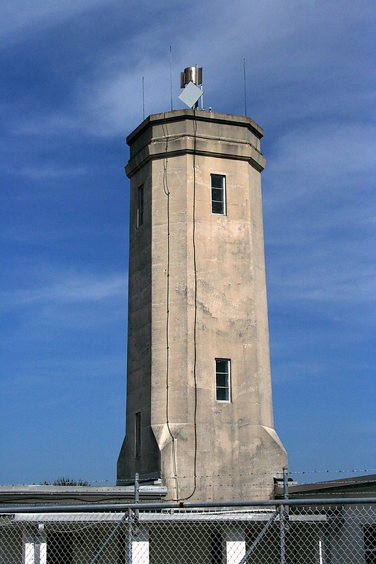 Florida / St. Johns lighthouse
Author of the photo:[url=https://www.flickr.com/photos/lighthouser/sets]Rick[/url]

Keywords: Florida;Mayport;United States;Atlantic ocean