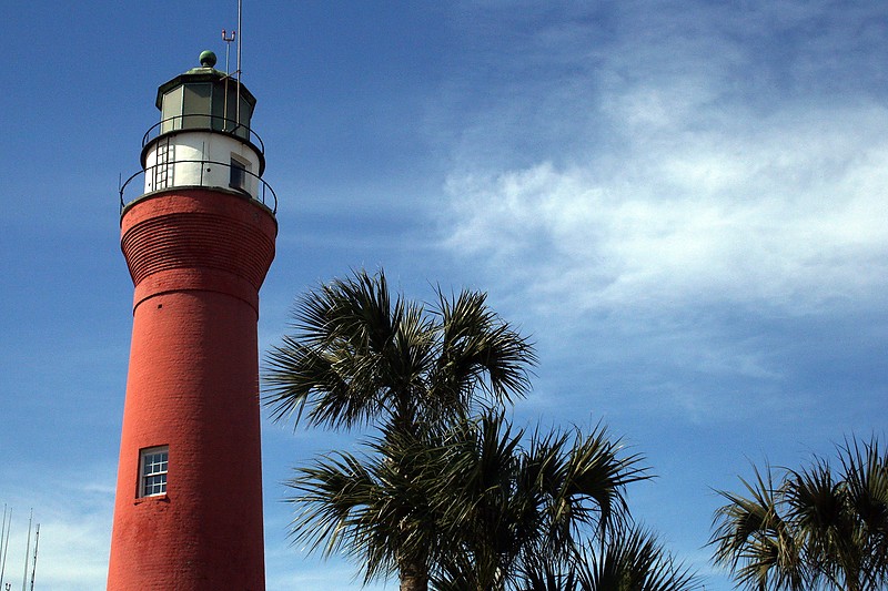 Florida / Mayport / St. Johns River lighthouse - lantern
Author of the photo:[url=https://www.flickr.com/photos/lighthouser/sets]Rick[/url]
Keywords: Florida;United States;Mayport;Atlantic ocean;Lantern