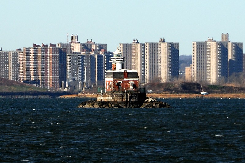 New York / Stepping Stones lighthouse
Author of the photo: [url=https://www.flickr.com/photos/lighthouser/sets]Rick[/url]
Keywords: New York;New York City;United States