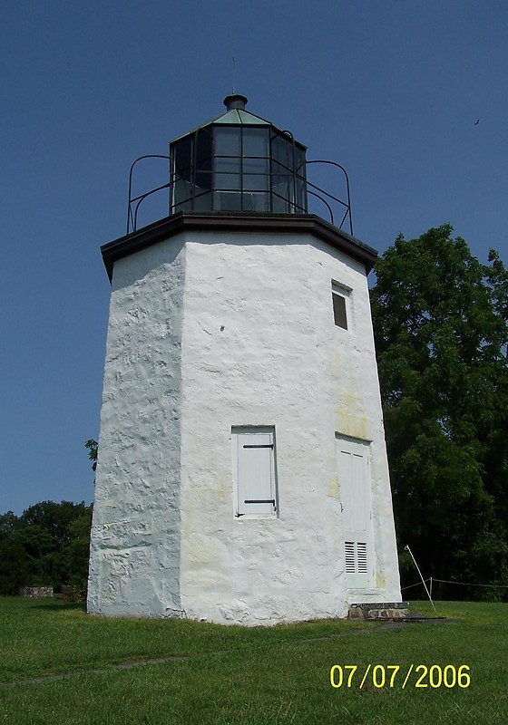 New York / Stony Point lighthouse
Author of the photo: [url=https://www.flickr.com/photos/bobindrums/]Robert English[/url]

Keywords: New York;United States;Hudson