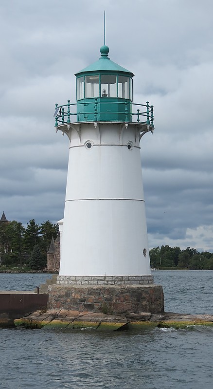 New York / Alexandria Bay / Sunken Rock lighthouse
Author of the photo: [url=https://www.flickr.com/photos/21475135@N05/]Karl Agre[/url]
Keywords: New York;Alexandria Bay;Offshore;Saint Lawrence River;United States