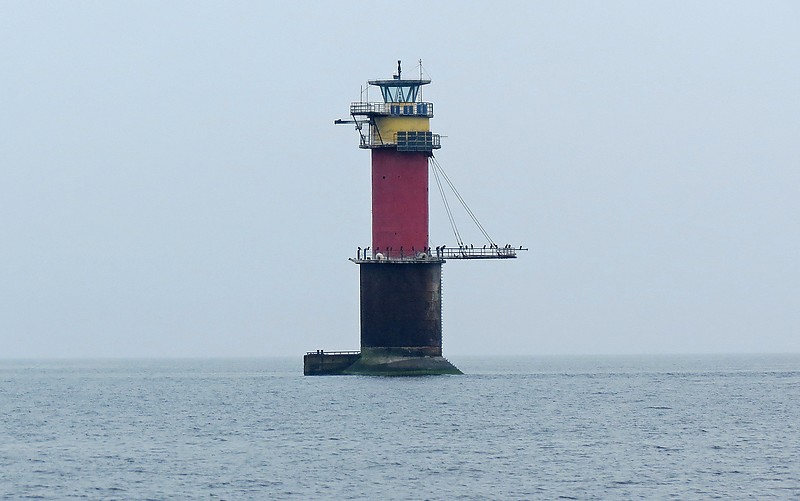 Gulf of Finland / Tallinn Shoal (Revalstein) / Tallinnamadala Lighthouse
Built in 1969 on a lightship location (1858-1950, buoy 1950-1969)           
Keywords: Gulf of Finland;Estonia;Tallinn;Offshore